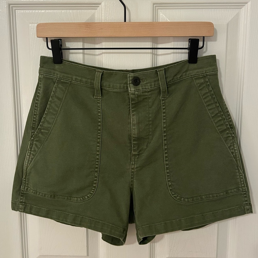 Madewell Women's Cargo Shorts in Olive